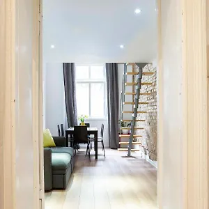 https://mitte-prenzlauerberg-industrial-style-apartment.find-berlin-hotels.com